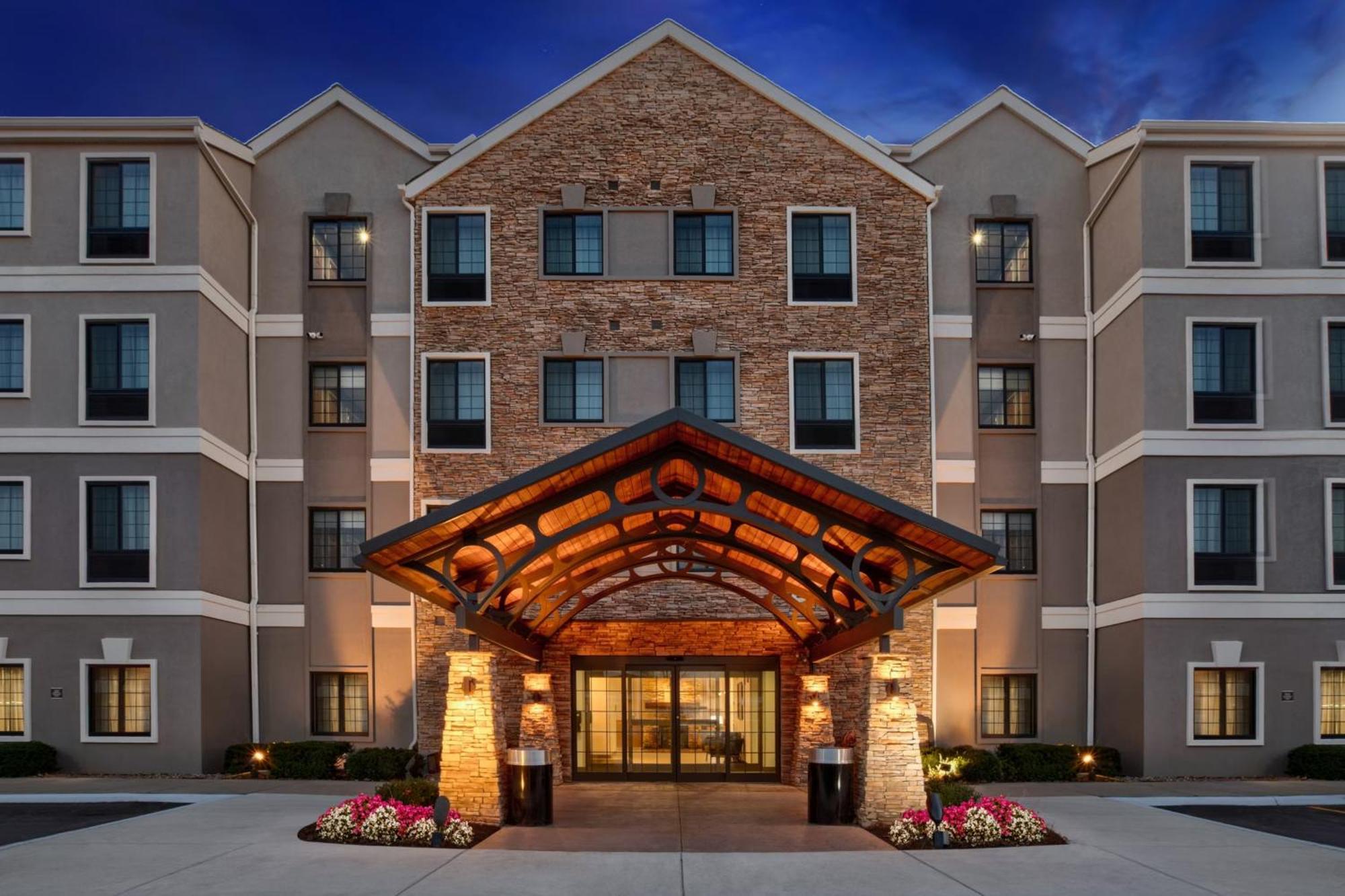 Staybridge 80th And Dodge By Ihg 3*