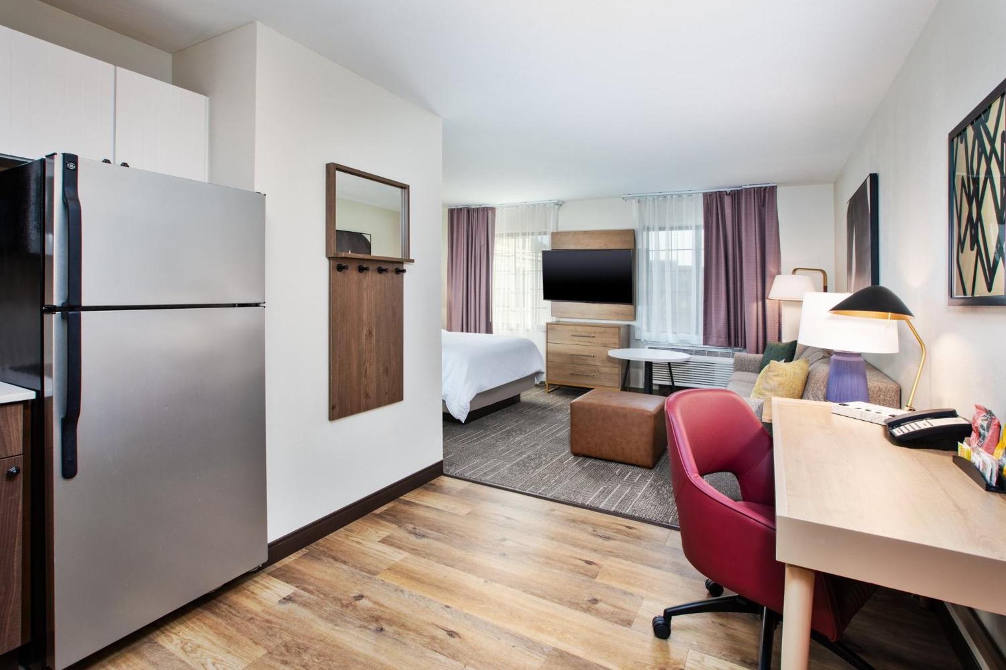 Staybridge 80th And Dodge By Ihg Hotel 3*