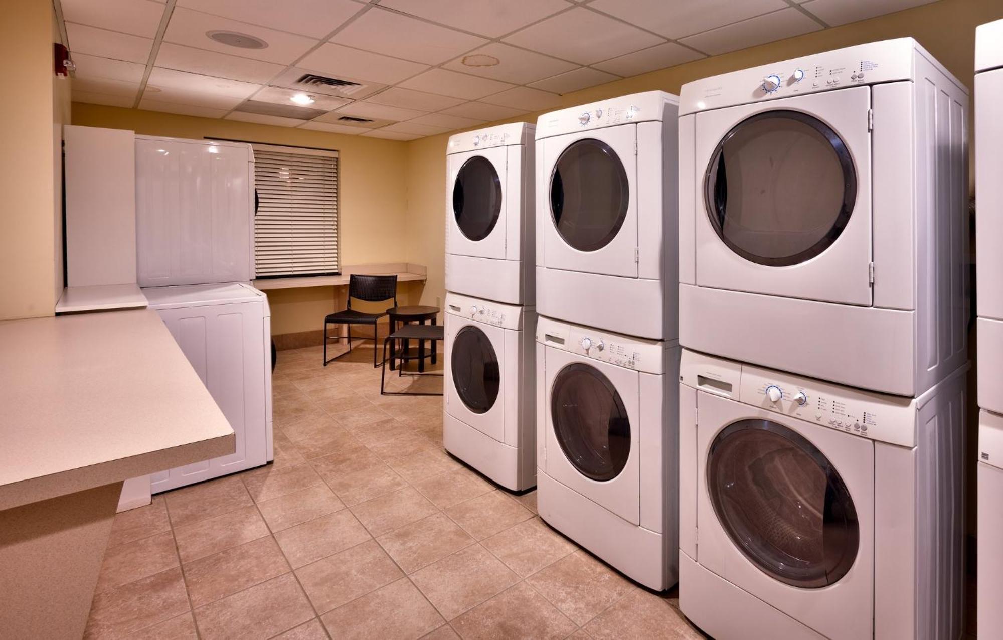 Staybridge 80th And Dodge By Ihg Omaha