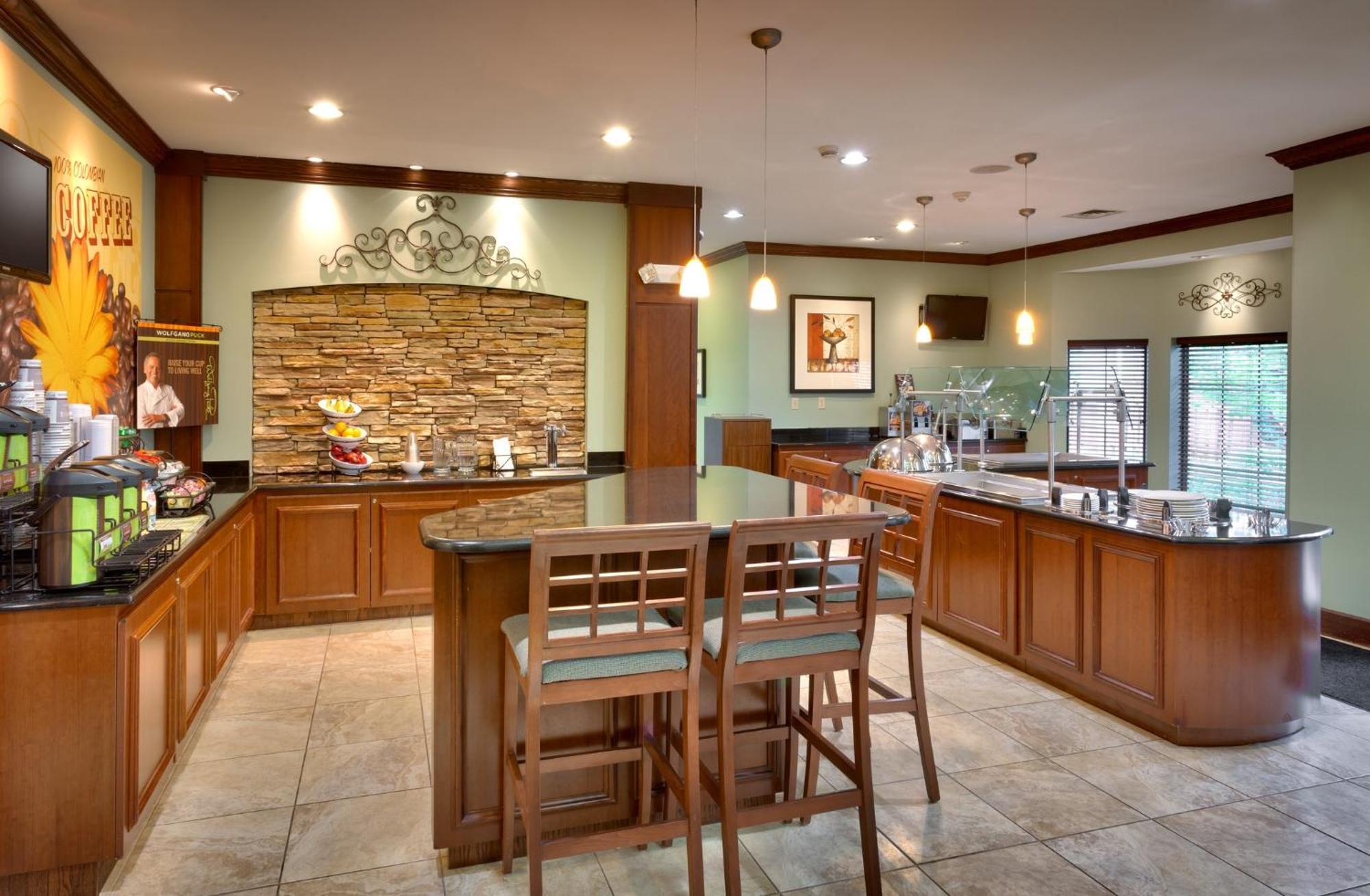 Staybridge 80th And Dodge By Ihg Hotel 3*