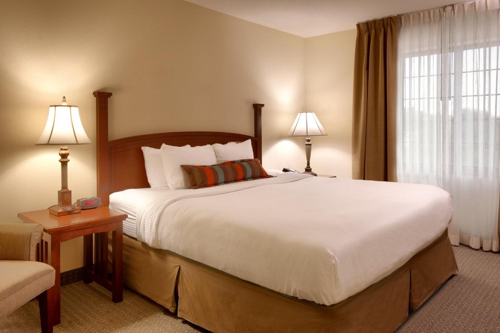 Staybridge 80th And Dodge By Ihg Omaha
